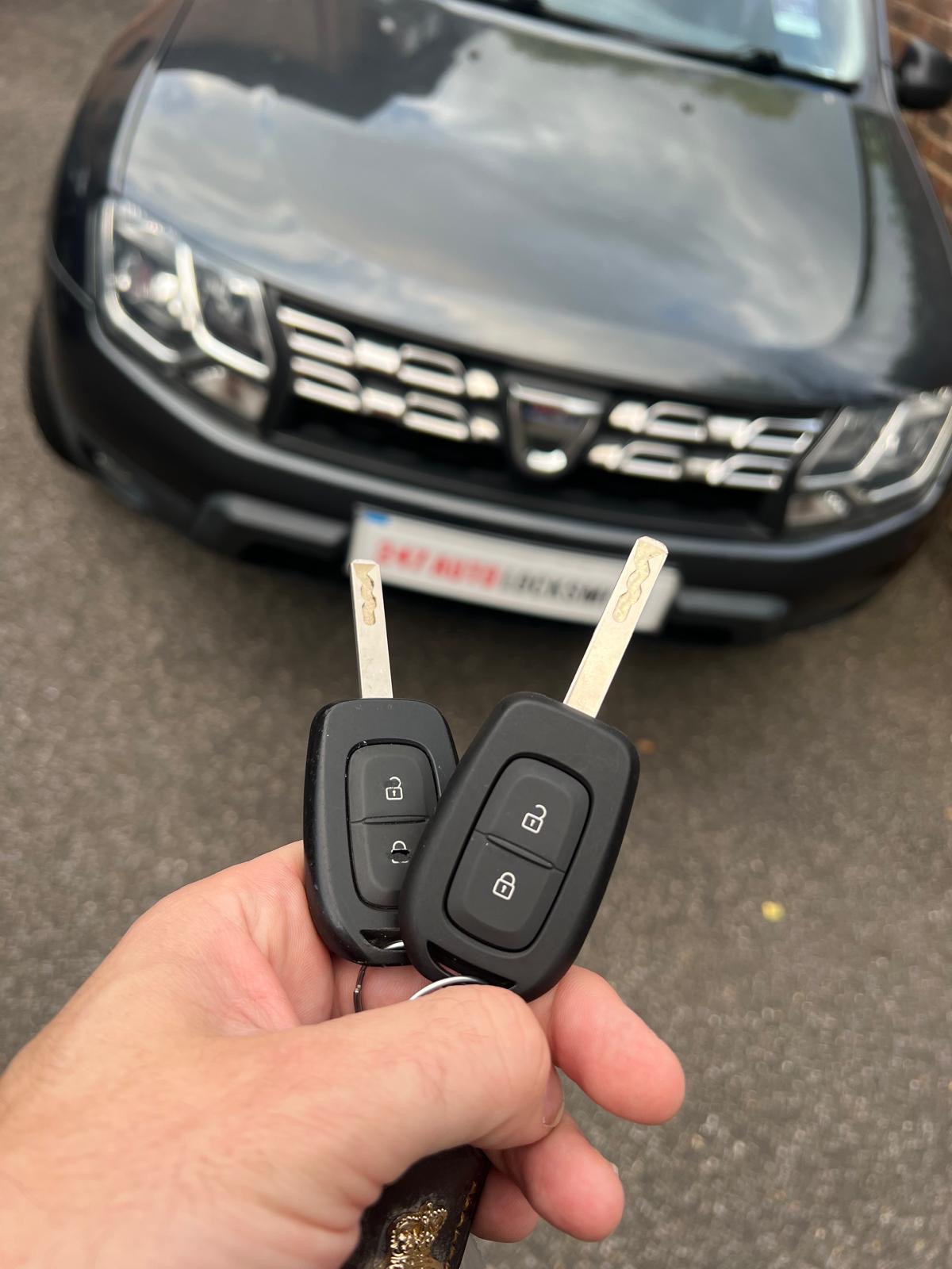 Dacia Duster spare keys programmed at the vehicle