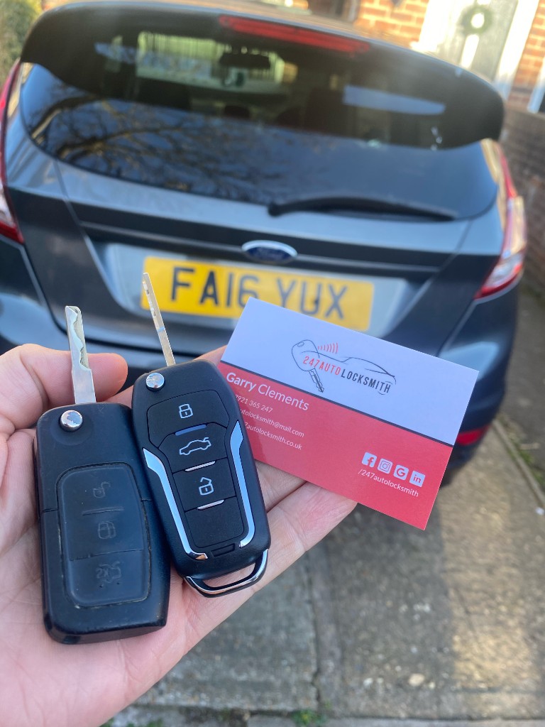 Dealer vs Auto Locksmith: Where Should You Go for a Spare Car Key?