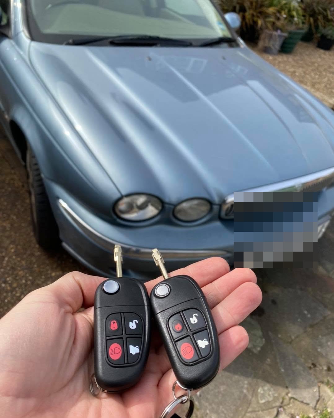 Jaguar X-Type spare keys programmed at the vehicle