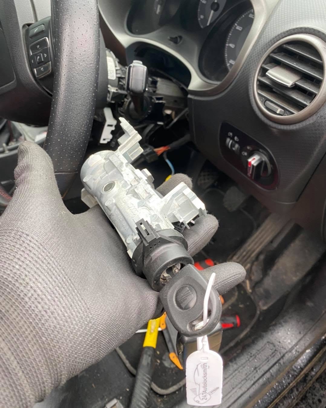 SEAT ignition barrel replacement at the vehicle